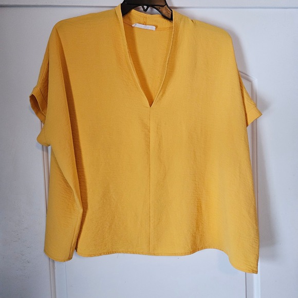 Lot of 3 Yellow Tops Womens Extra Large Cardigan Long Sleeve Short Mustard Soft - Picture 7 of 16